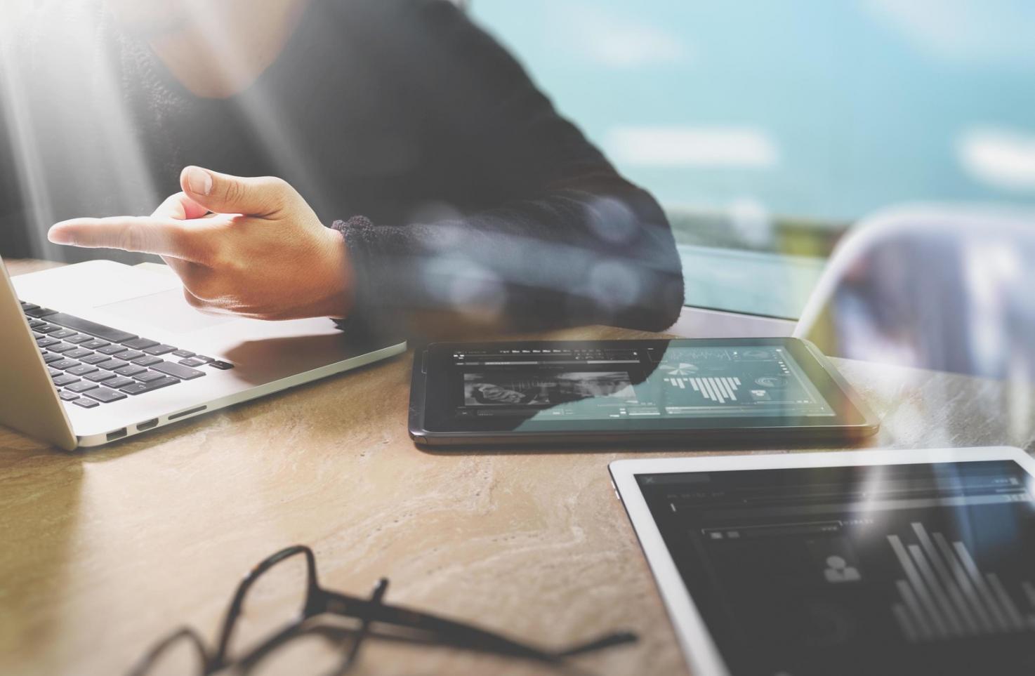Ambiente di sviluppo con codice e strumenti per l'ottimizzazione web